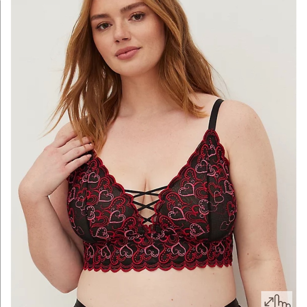 Torrid Plus 6X 6 Embroidered Hearts Bralette